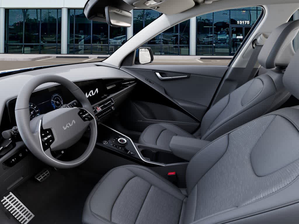 Thumbnail: 2025 Kia Niro - 17