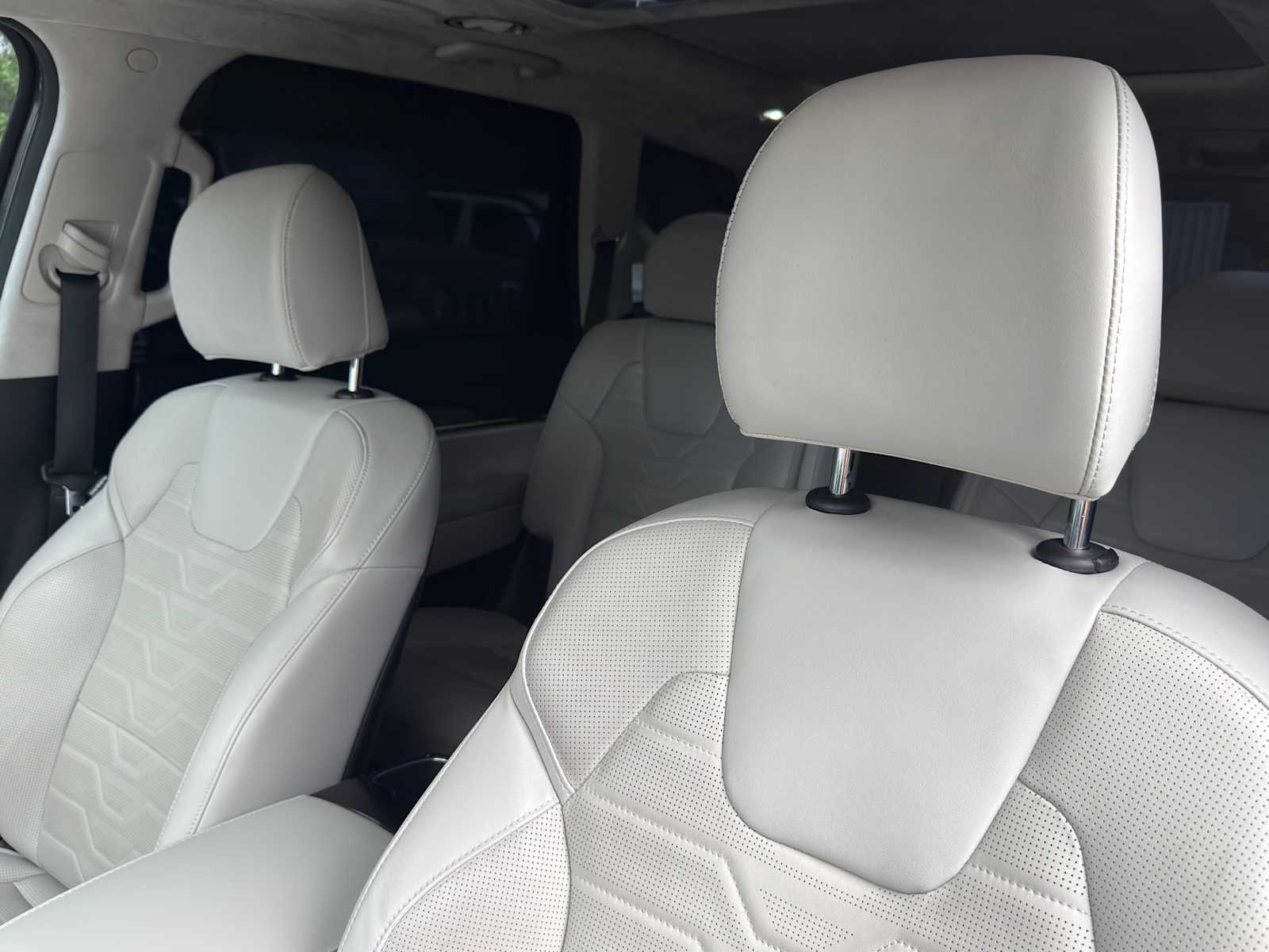 Thumbnail: 2022 Kia Telluride - 13