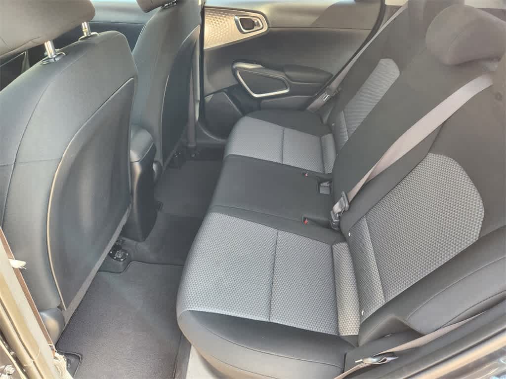 2023 Kia Soul LX 29