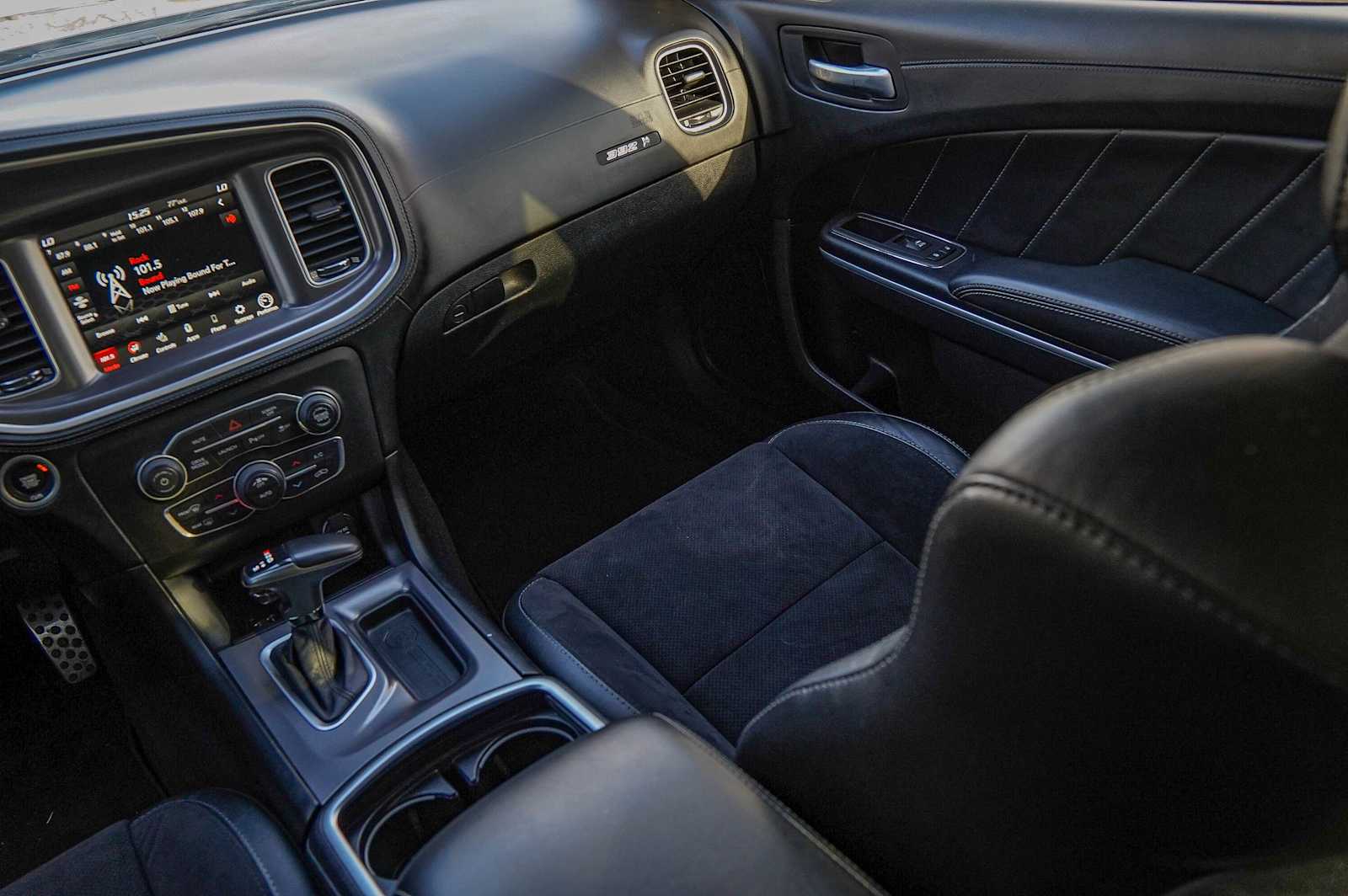 Thumbnail: 2021 Dodge Charger - 28