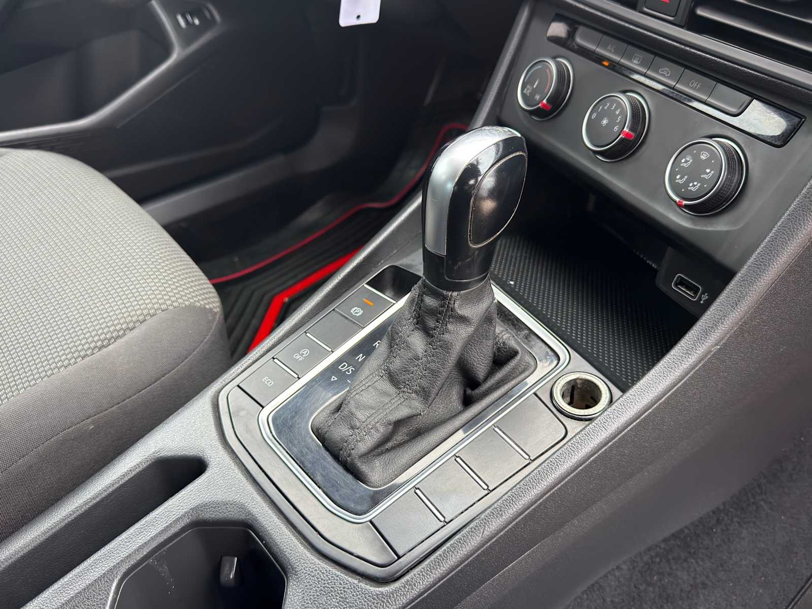 Thumbnail: 2019 Volkswagen Jetta - 30