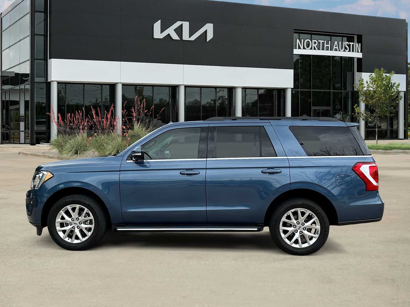 Thumbnail: 2020 Ford Expedition - 3