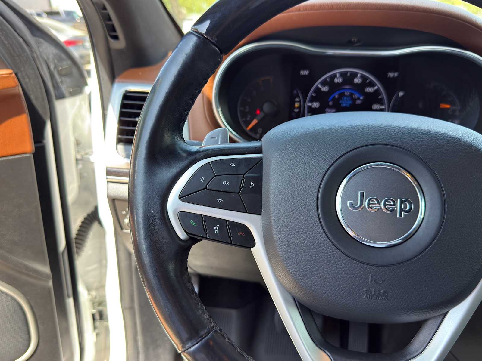 Thumbnail: 2020 Jeep Grand Cherokee - 15