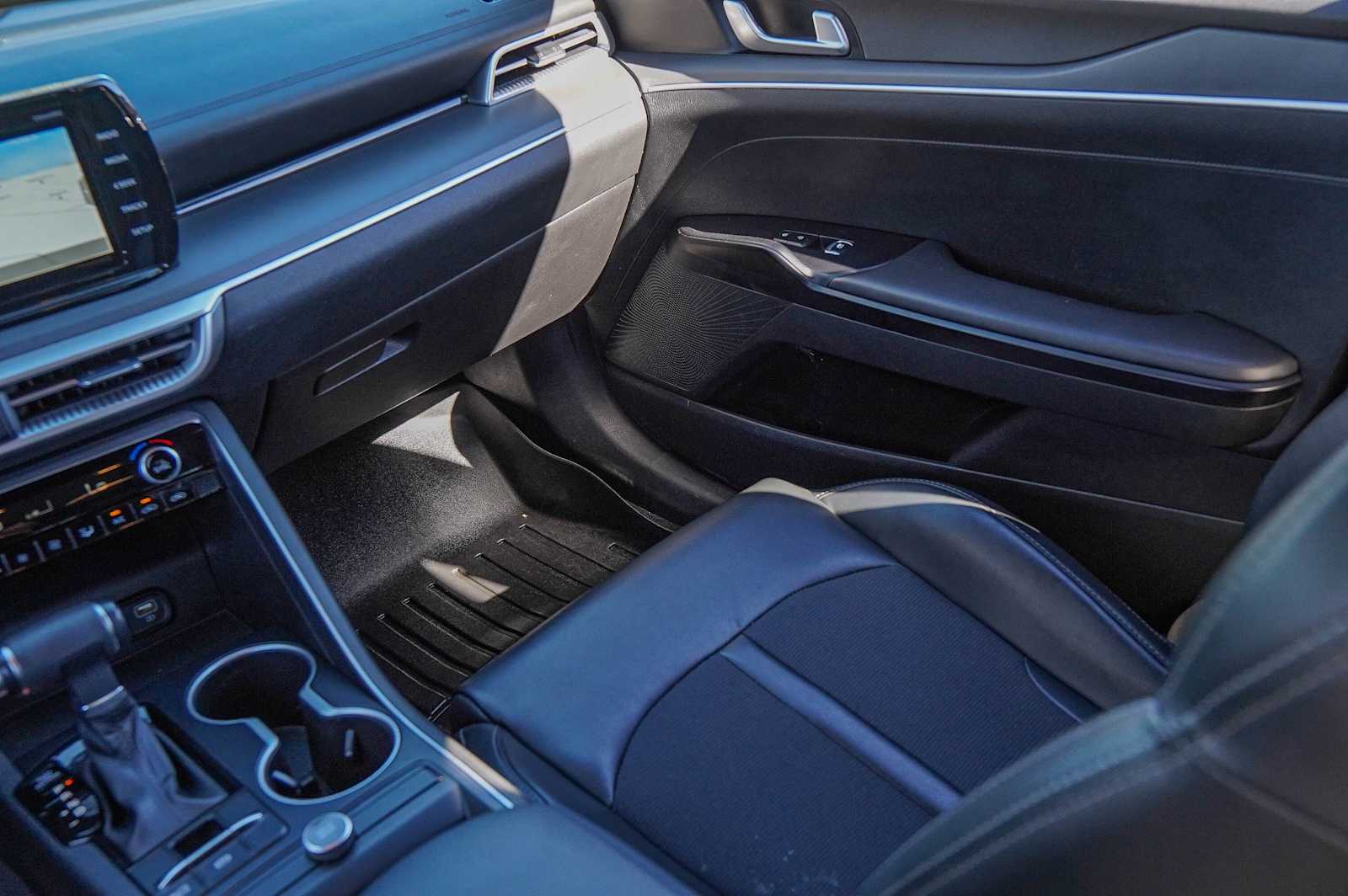 Thumbnail: 2022 Kia K5 - 27