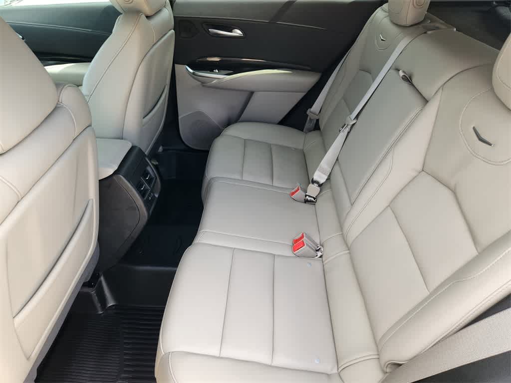 Thumbnail: 2023 Cadillac XT4 - 31