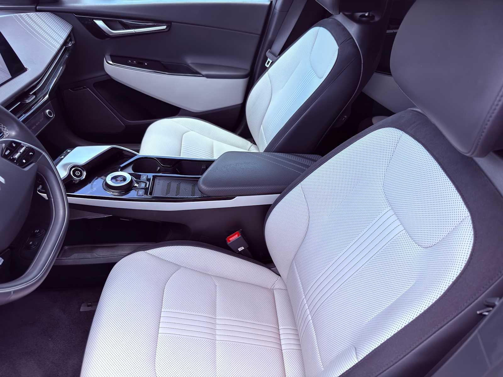 Thumbnail: 2024 Kia EV6 - 10