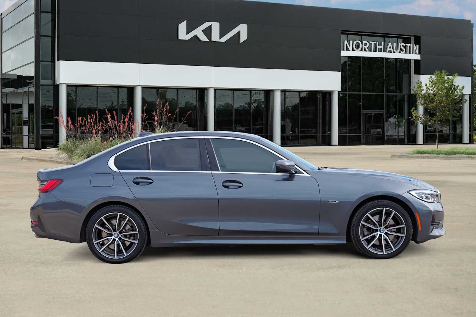 Thumbnail: 2022 BMW 3 Series - 7