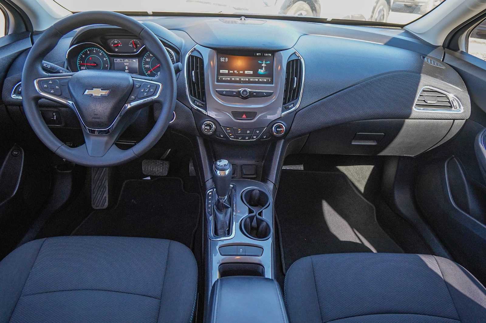 Thumbnail: 2017 Chevrolet Cruze - 24