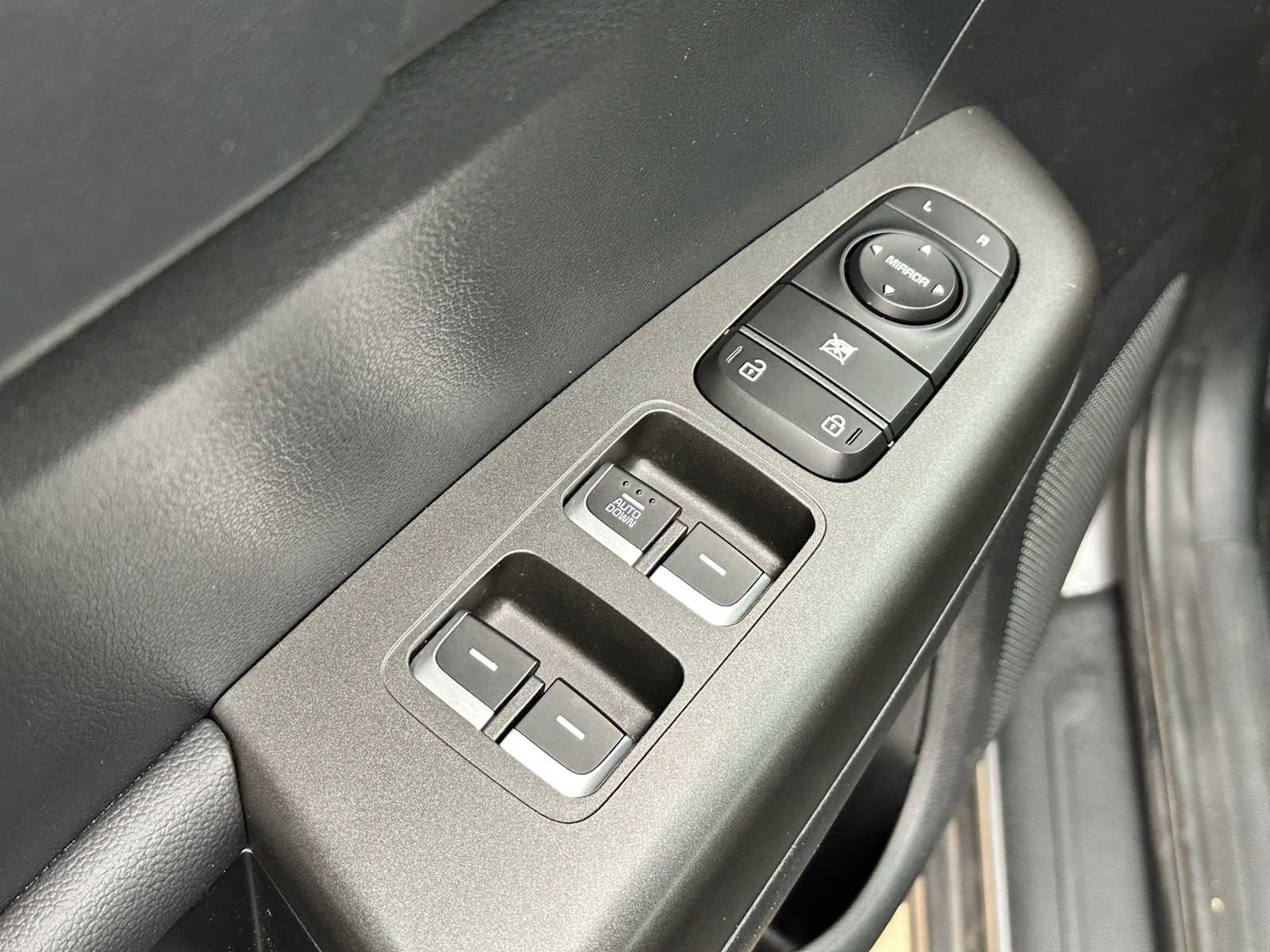 Thumbnail: 2022 Kia Sportage - 16