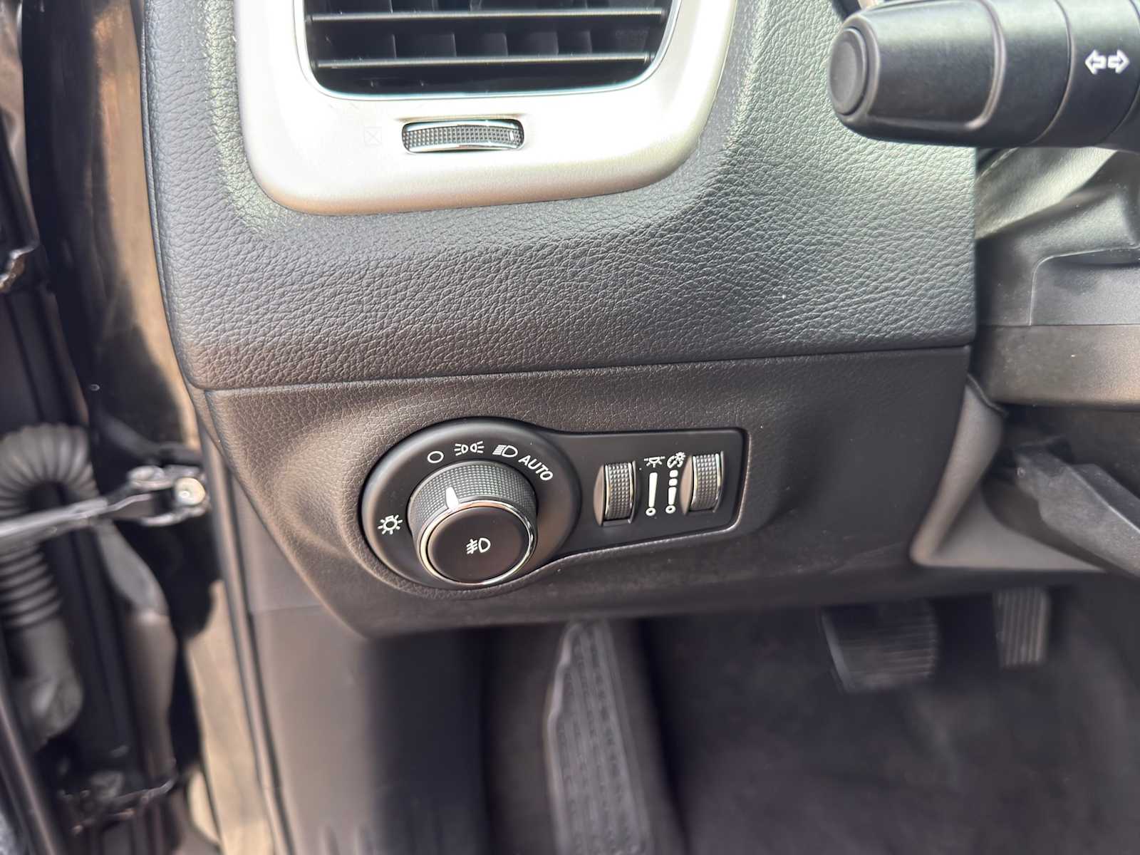 Thumbnail: 2019 Jeep Compass - 22