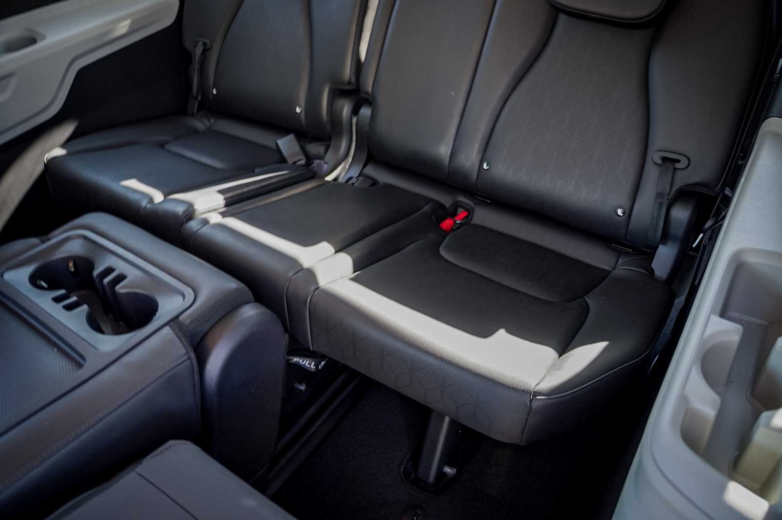 Thumbnail: 2024 Kia Carnival - 31