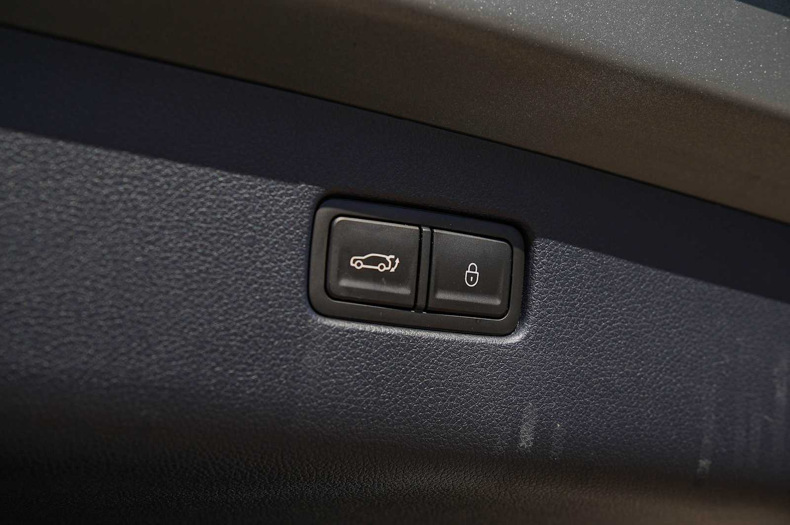 Thumbnail: 2023 Genesis GV70 - 35