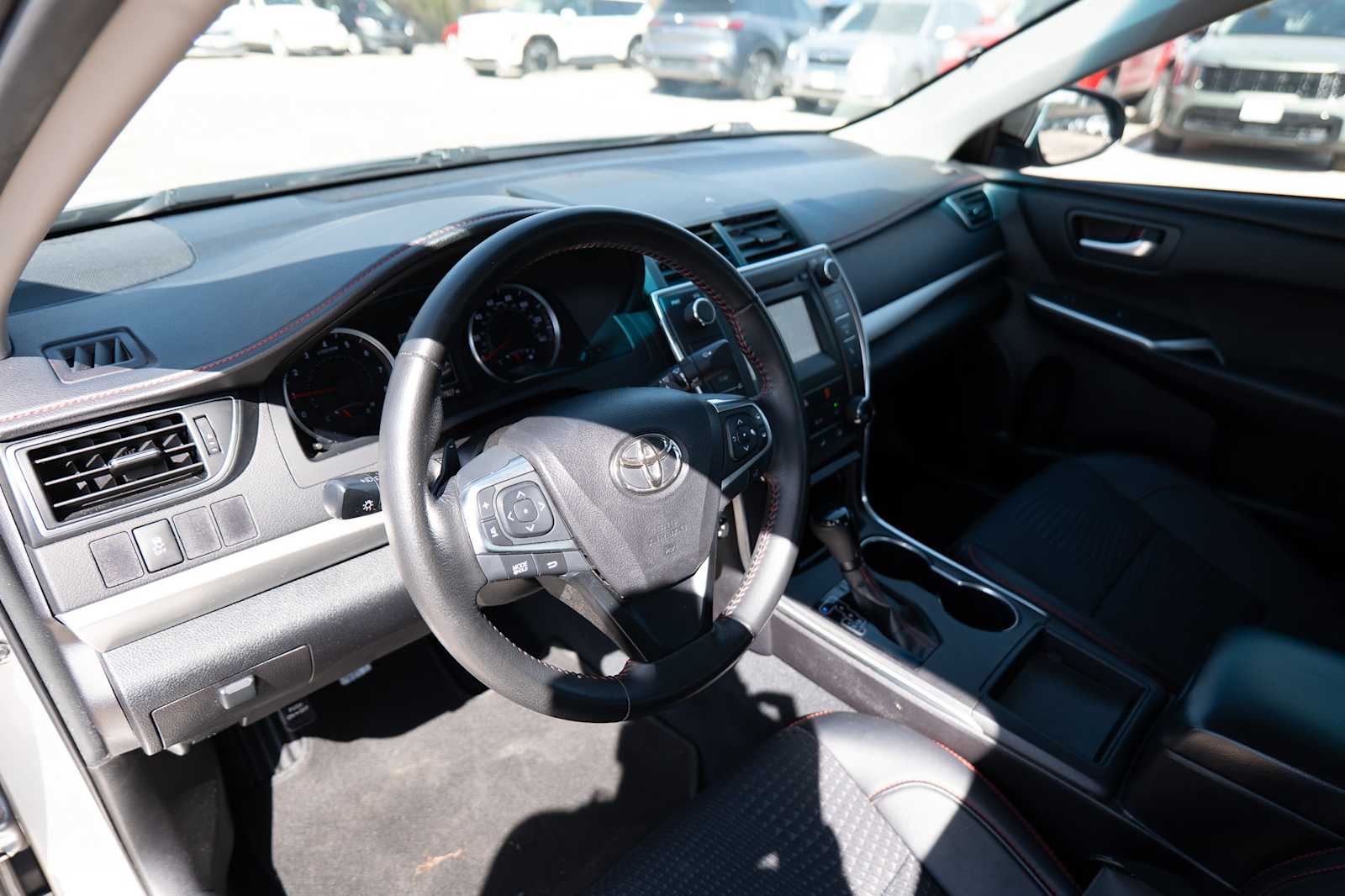 Thumbnail: 2015 Toyota Camry - 9