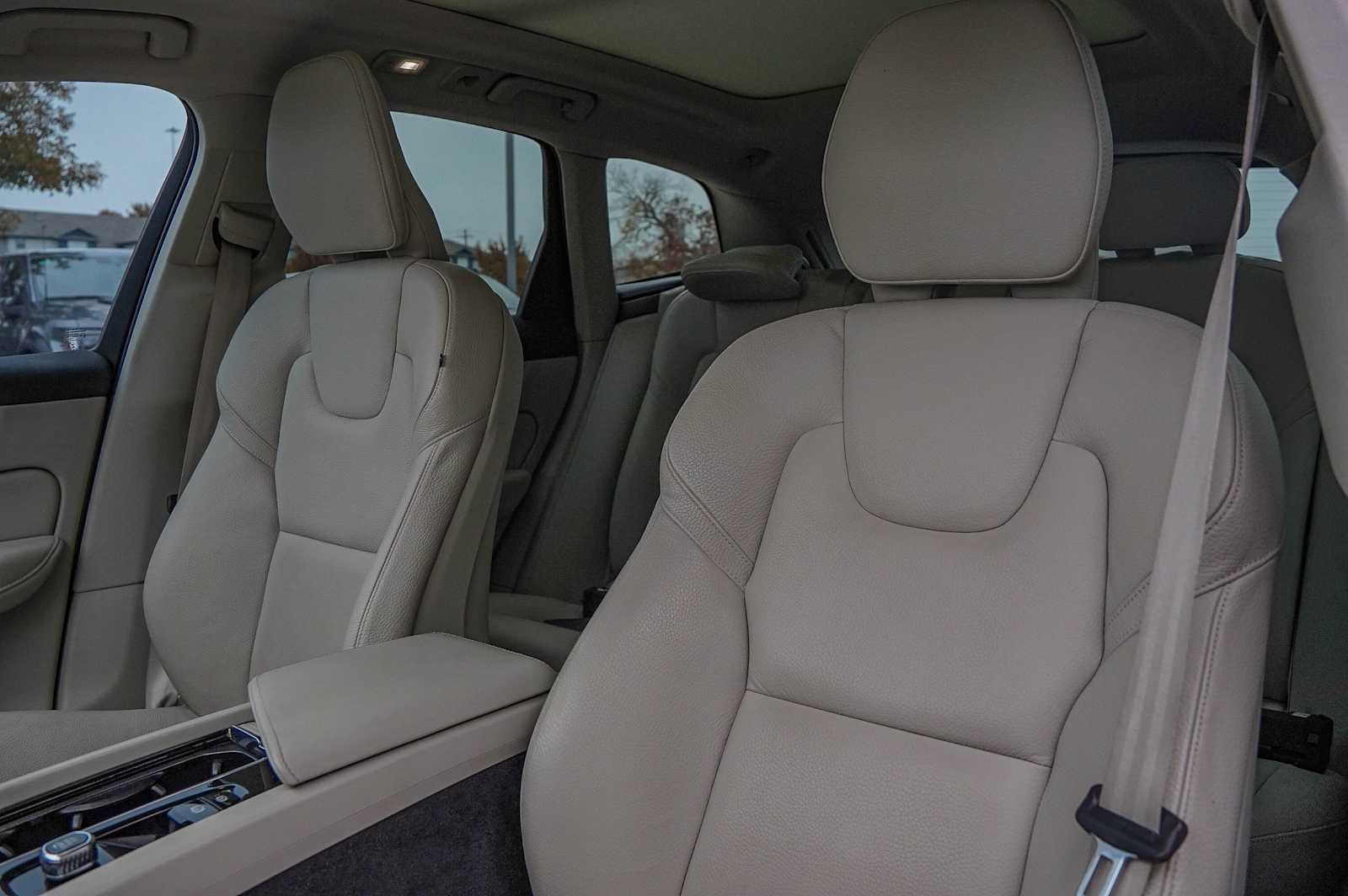 Thumbnail: 2023 Volvo XC60 - 11