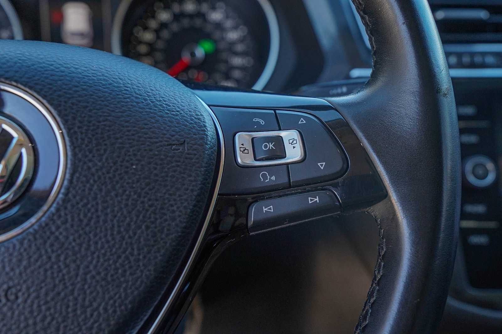 Thumbnail: 2018 Volkswagen Tiguan - 14