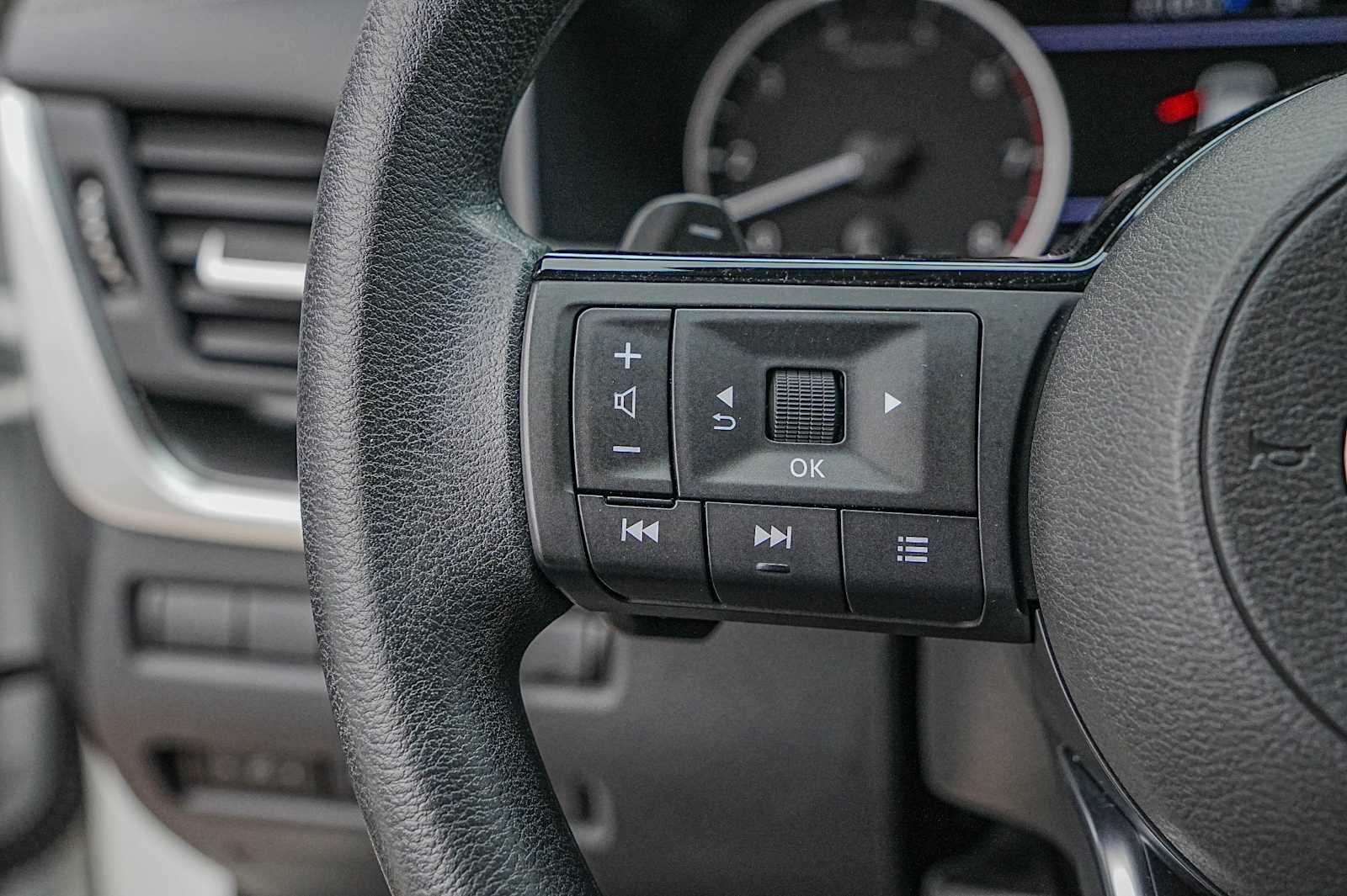 Thumbnail: 2023 Nissan Rogue - 13