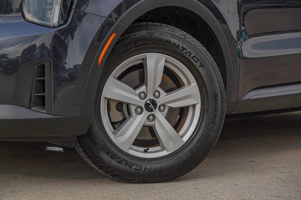 Certified 2025 Kia Sorento LX SUV