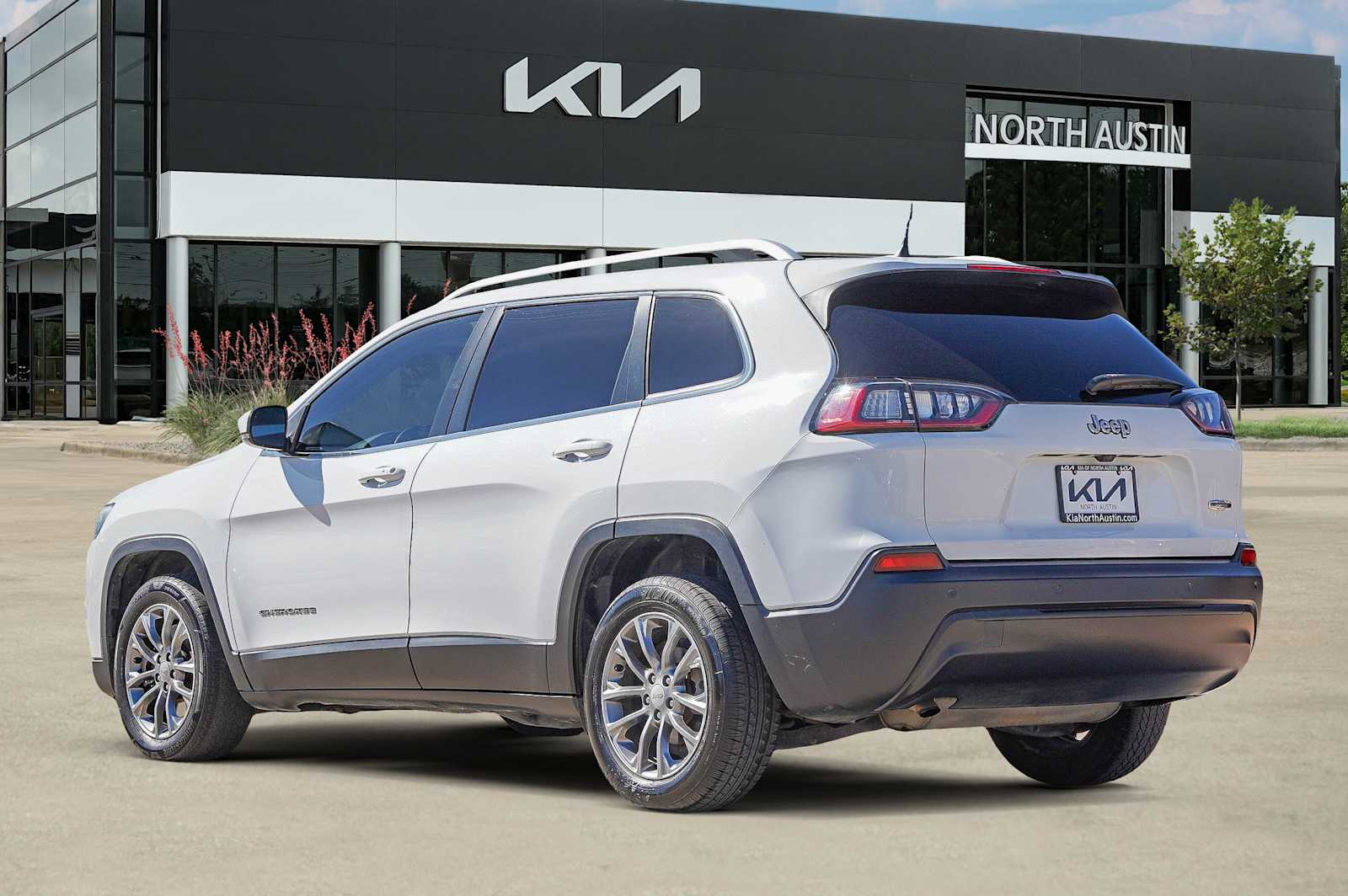 Thumbnail: 2019 Jeep Cherokee - 5