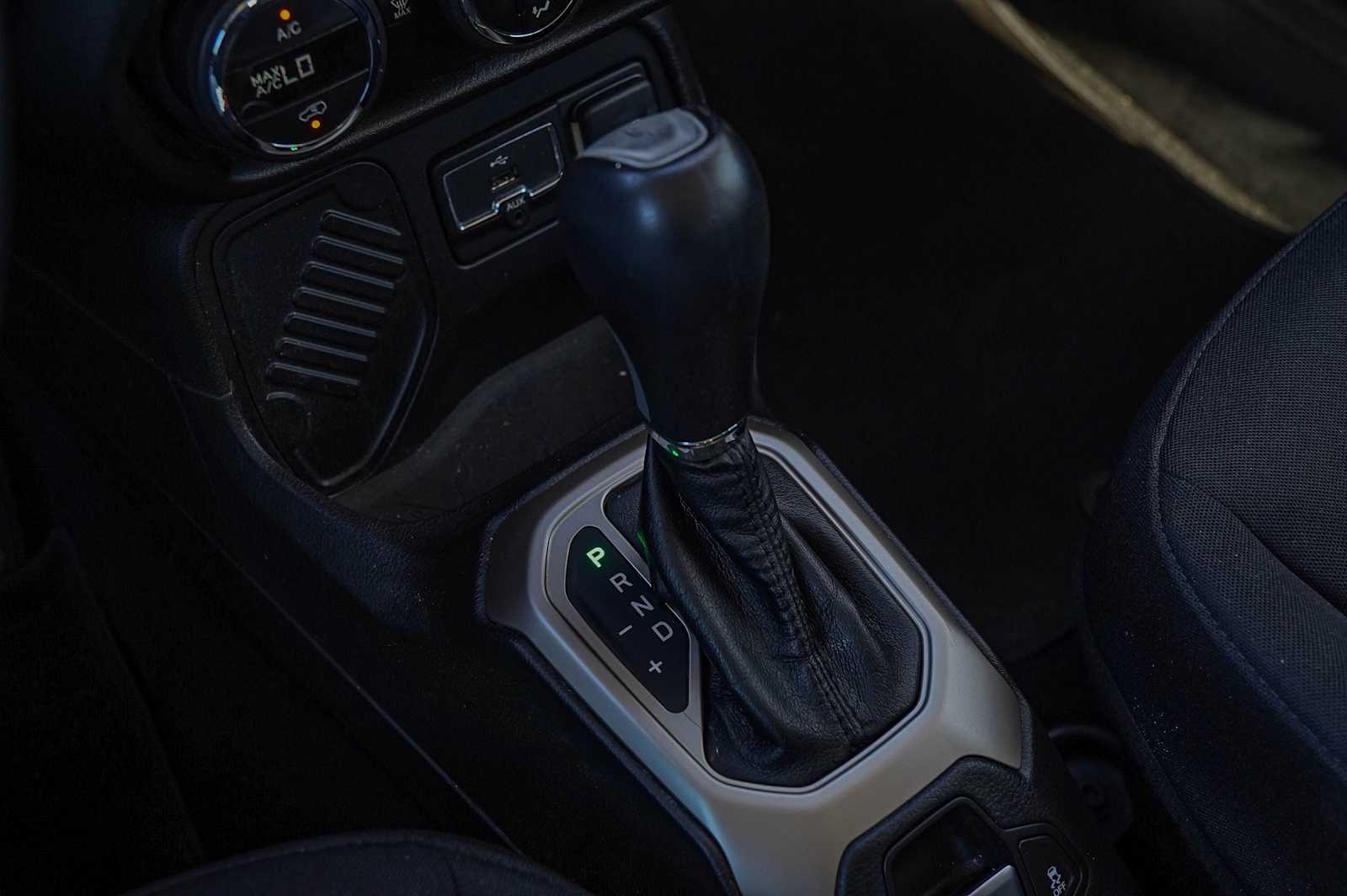 Thumbnail: 2015 Jeep Renegade - 20