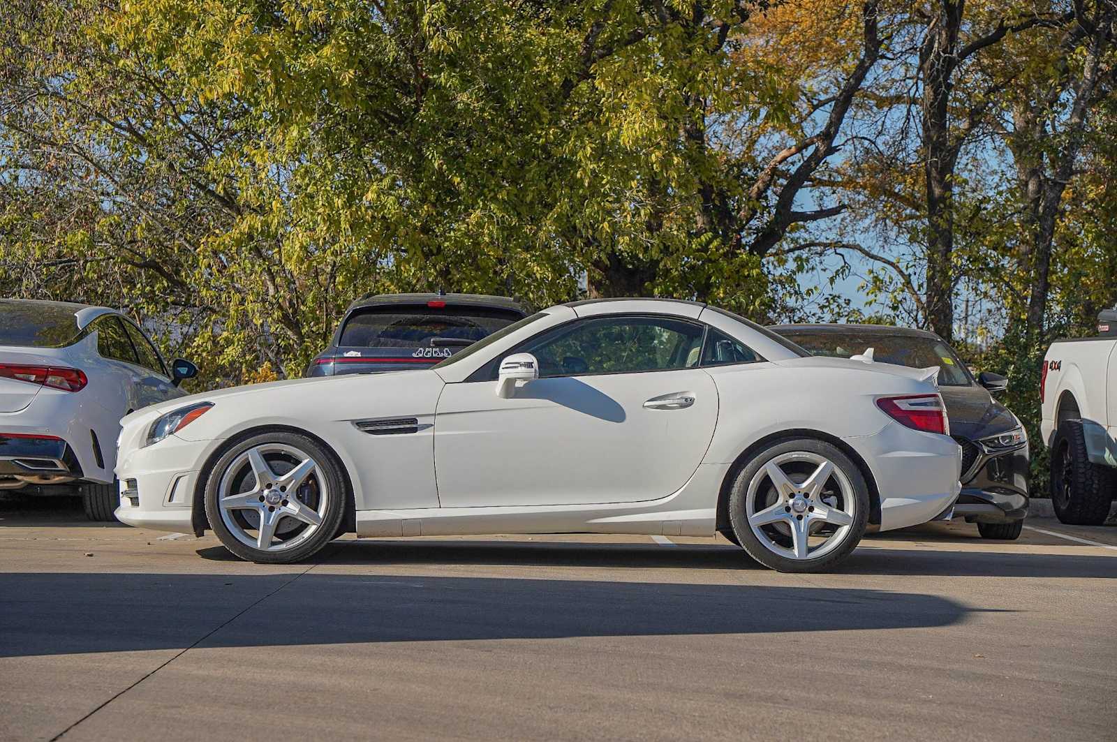Thumbnail: 2015 Mercedes-Benz SLK - 4