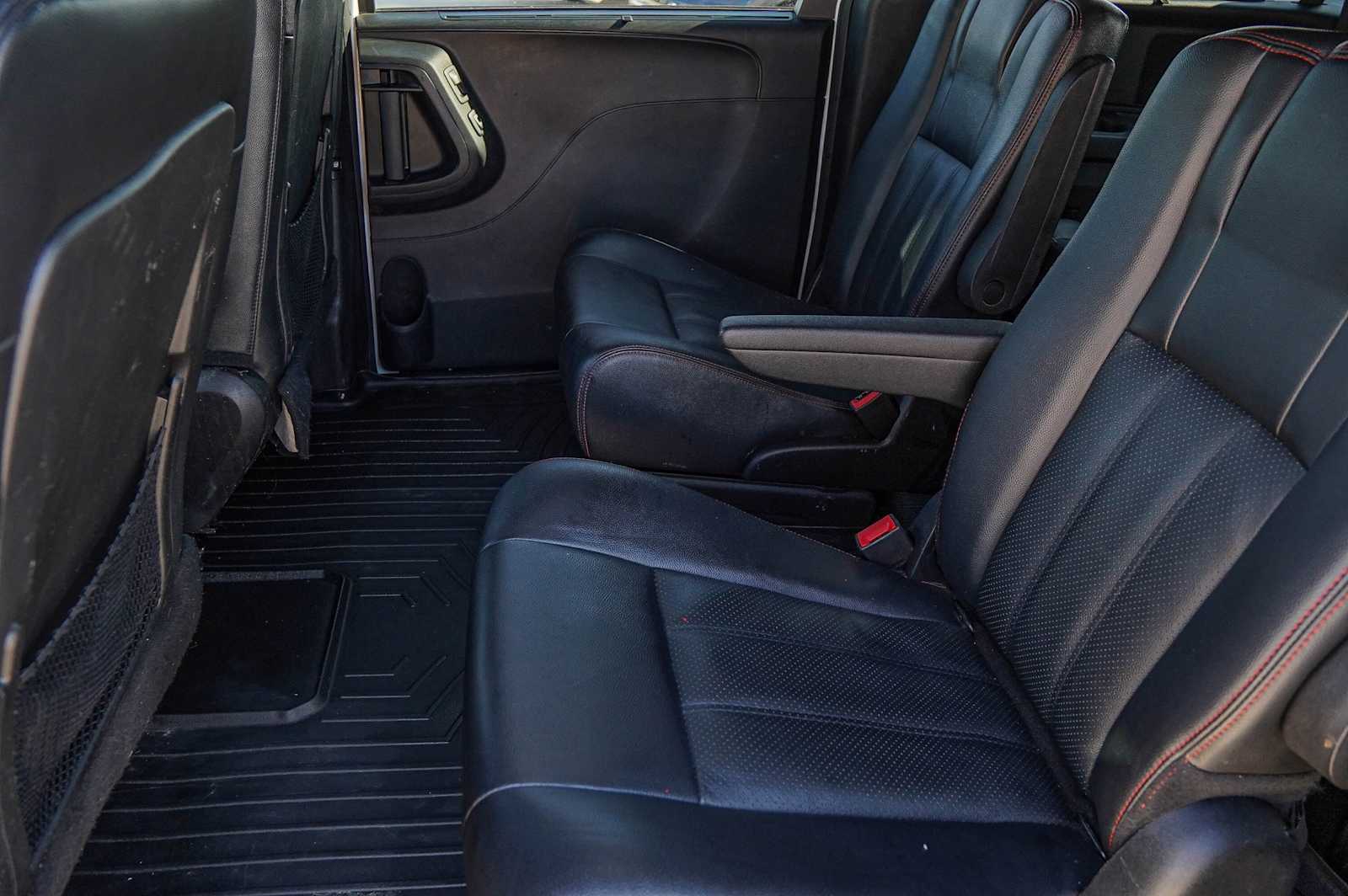 Thumbnail: 2017 Dodge Grand Caravan - 29