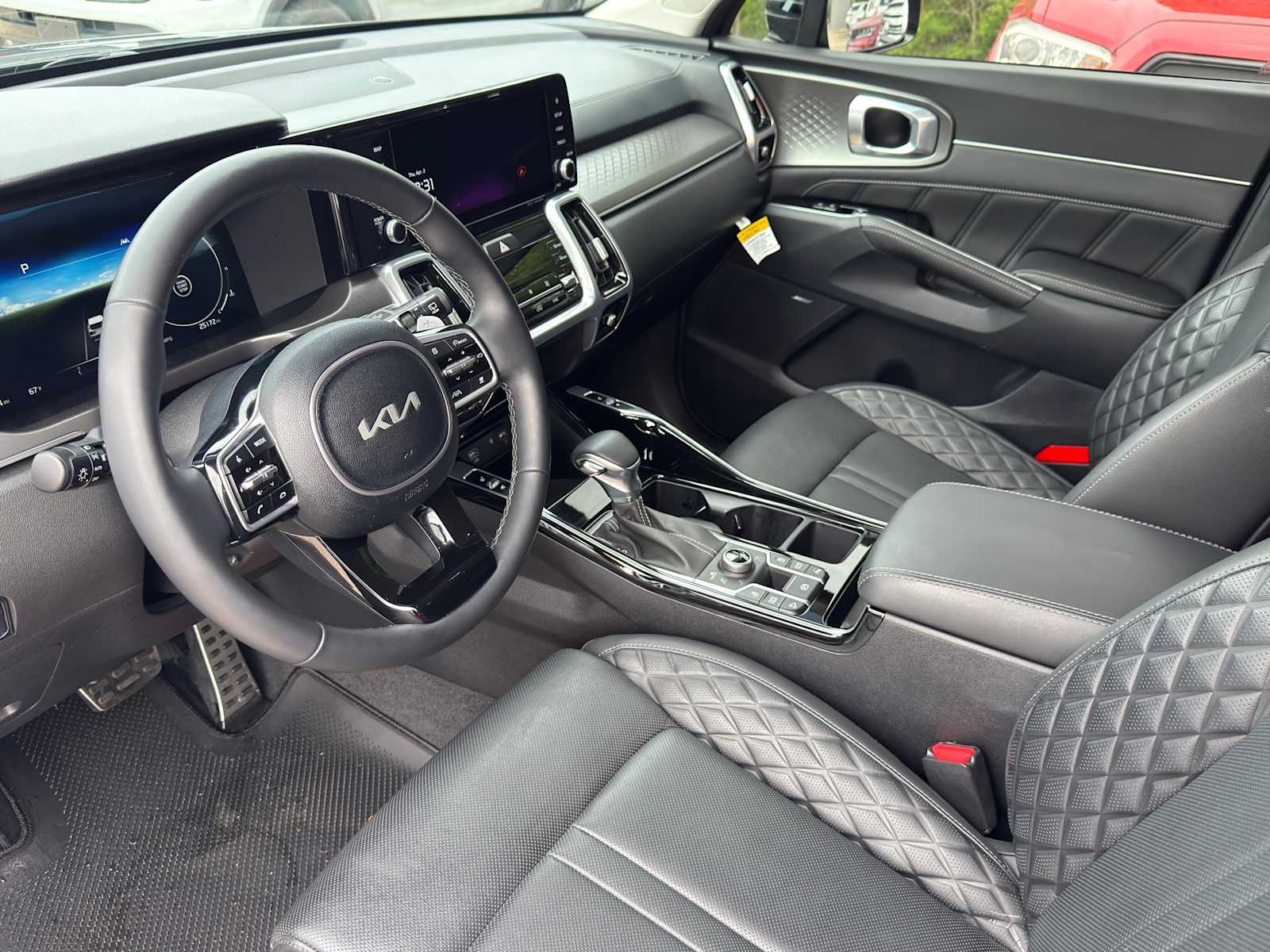 Thumbnail: 2023 Kia Sorento - 11