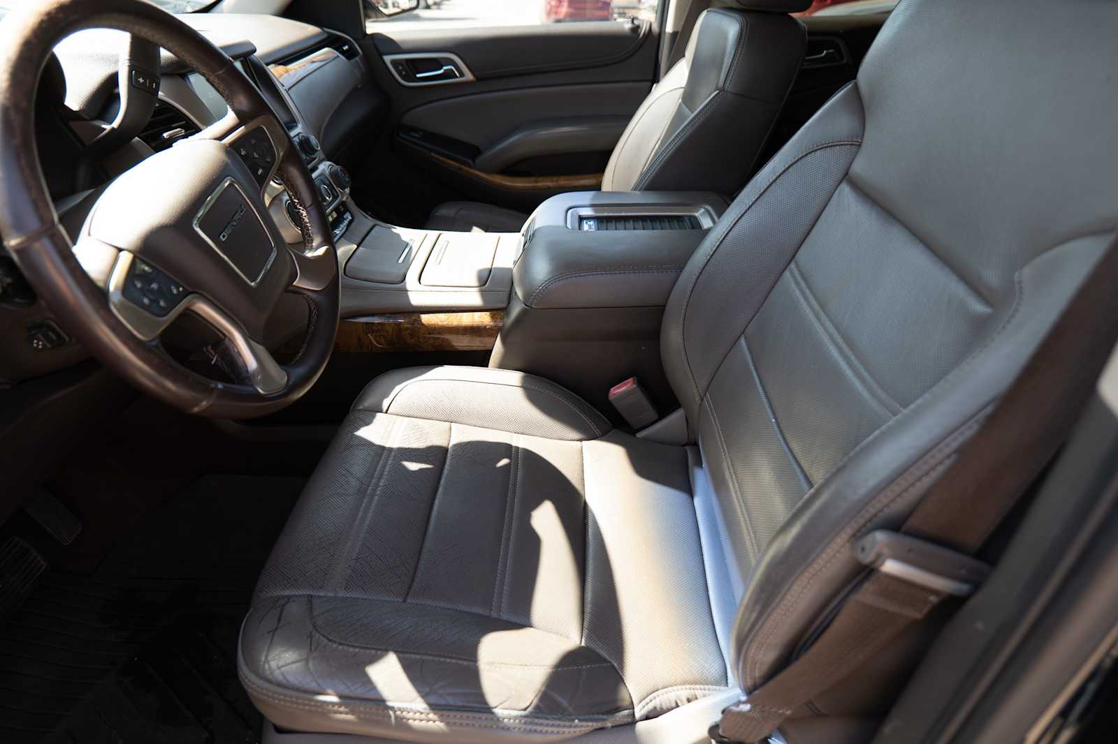 Thumbnail: 2015 GMC Yukon - 10