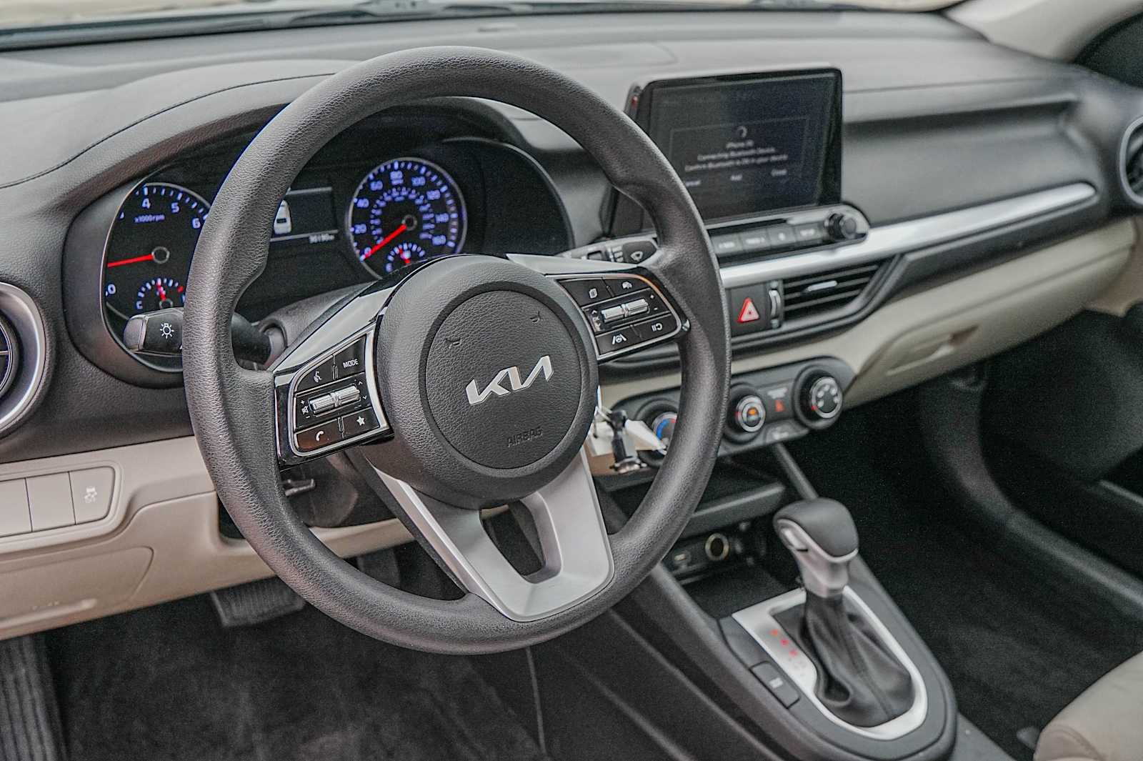 Thumbnail: 2023 Kia Forte - 9