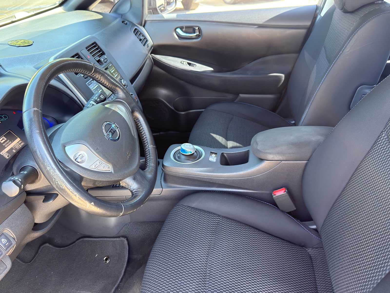 Thumbnail: 2013 Nissan Leaf - 10