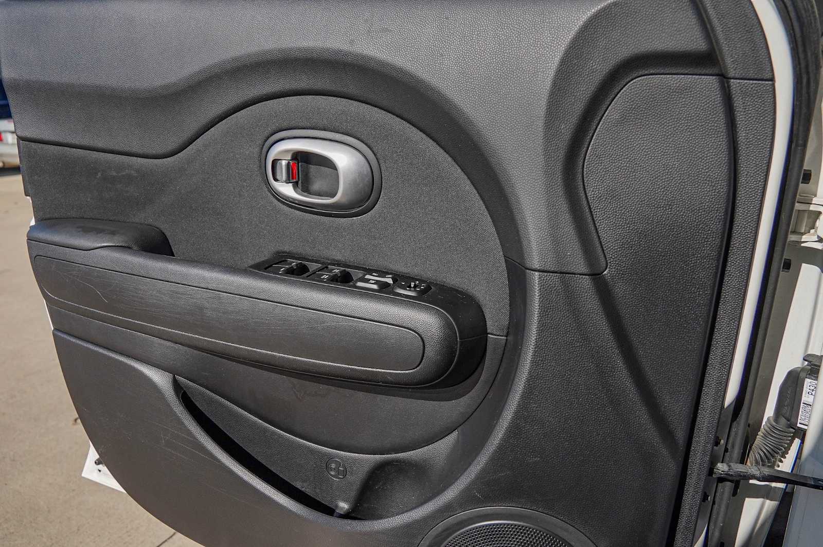 Thumbnail: 2014 Kia Soul - 22