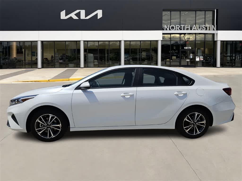 Thumbnail: 2024 Kia Forte - 4