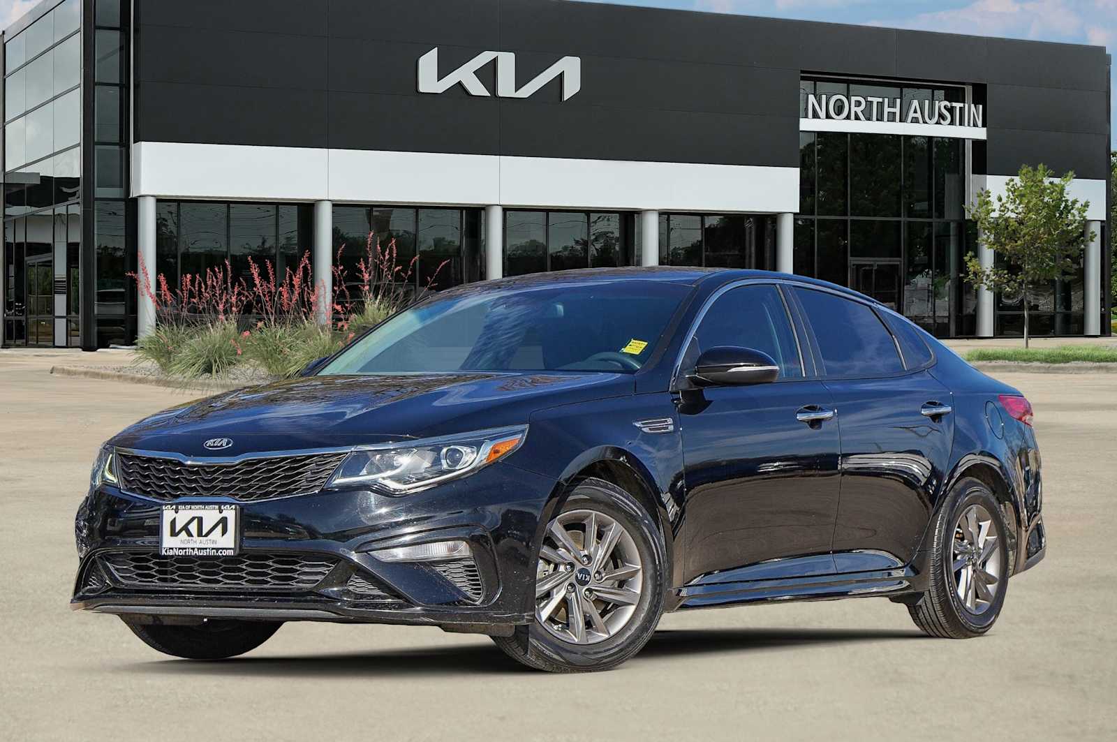 2020 Kia Optima LX's photo