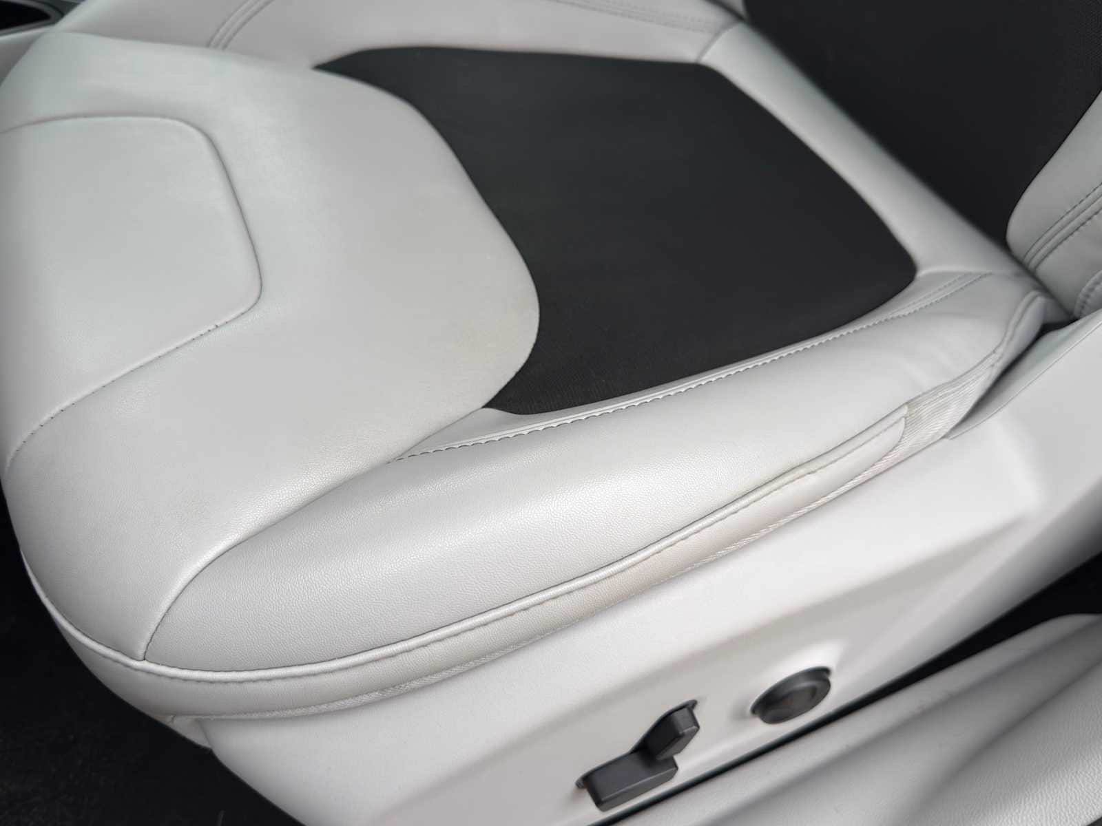 Thumbnail: 2021 Jeep Cherokee - 17