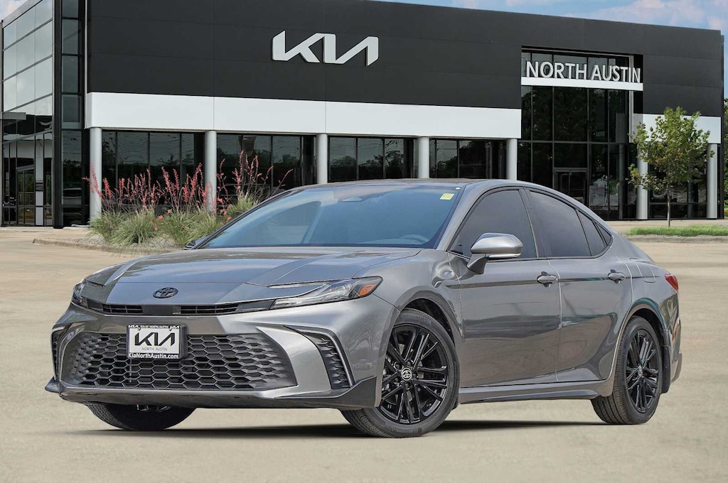 Used 2025 Toyota Camry SE Sedan