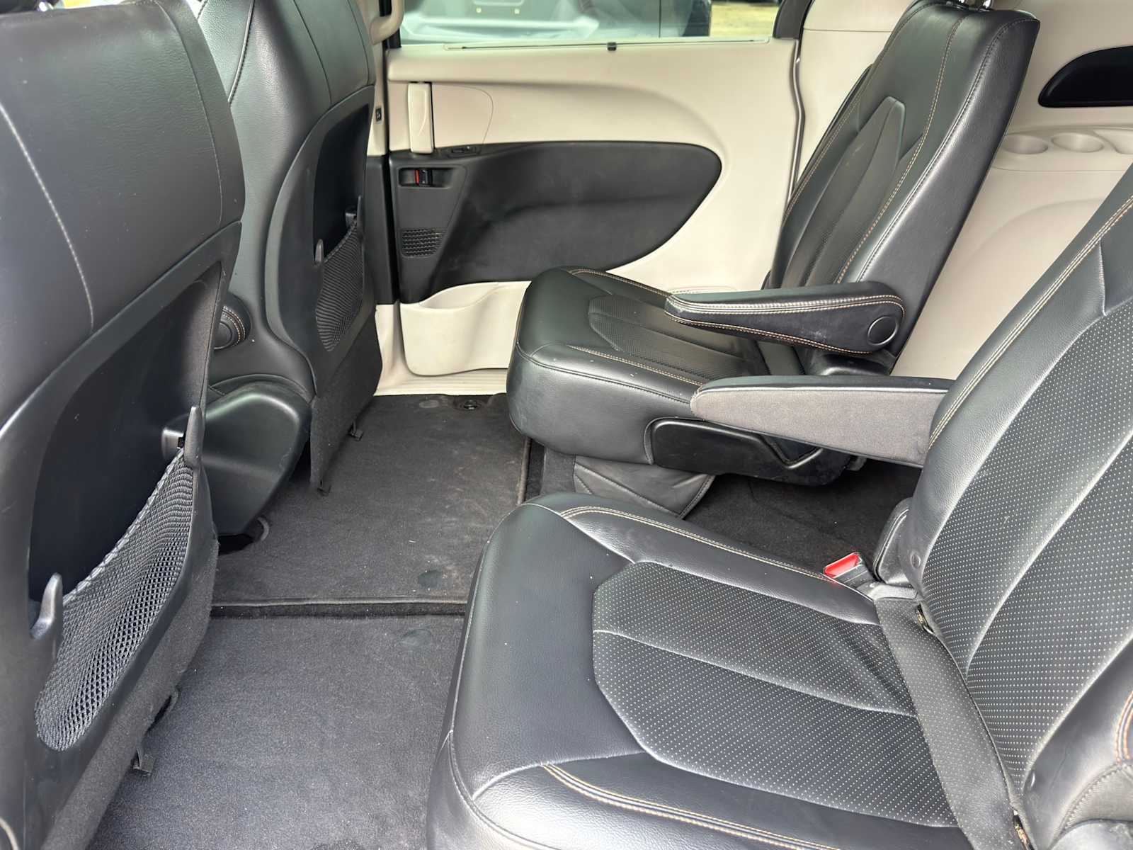 Thumbnail: 2018 Chrysler Pacifica - 27