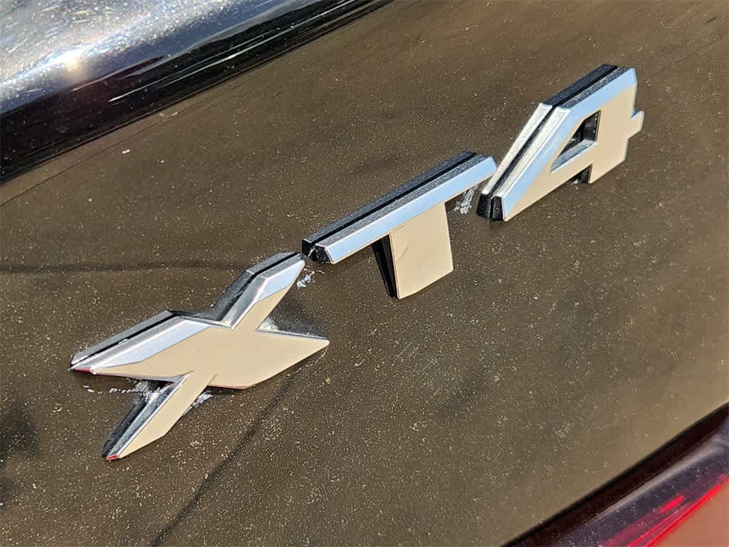 Thumbnail: 2023 Cadillac XT4 - 12