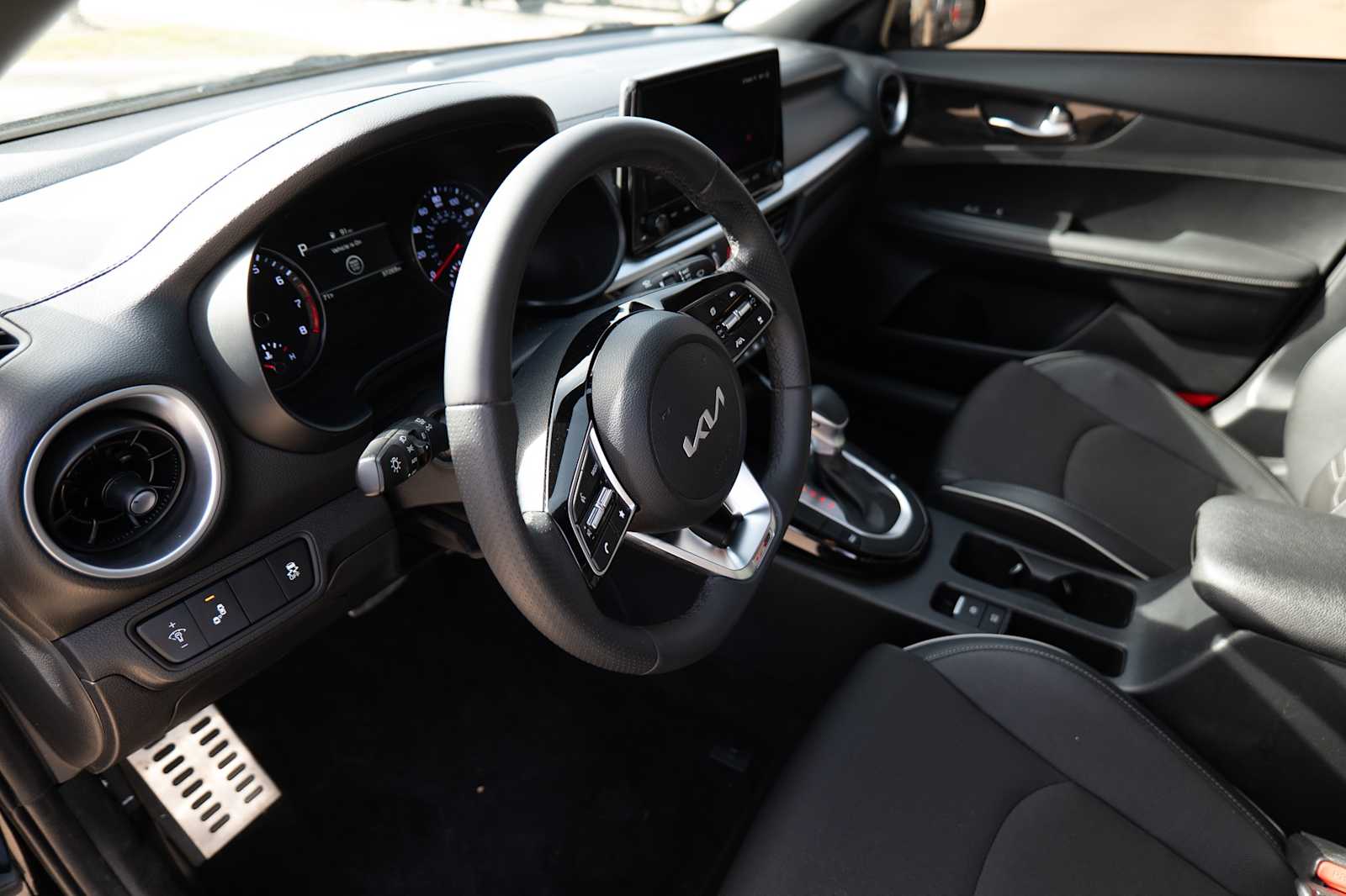 Thumbnail: 2024 Kia Forte - 9