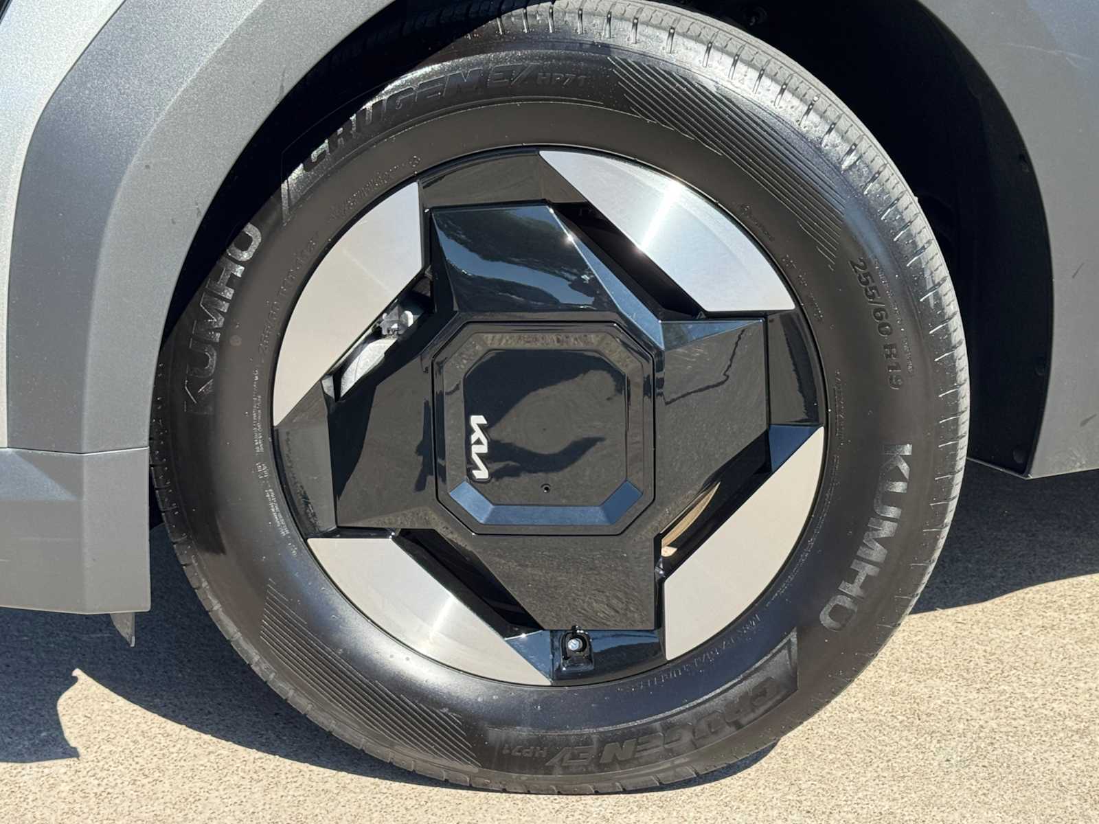 Certified 2024 Kia EV9 Light with VIN KNDAA5S28R6026949 for sale in Austin, TX