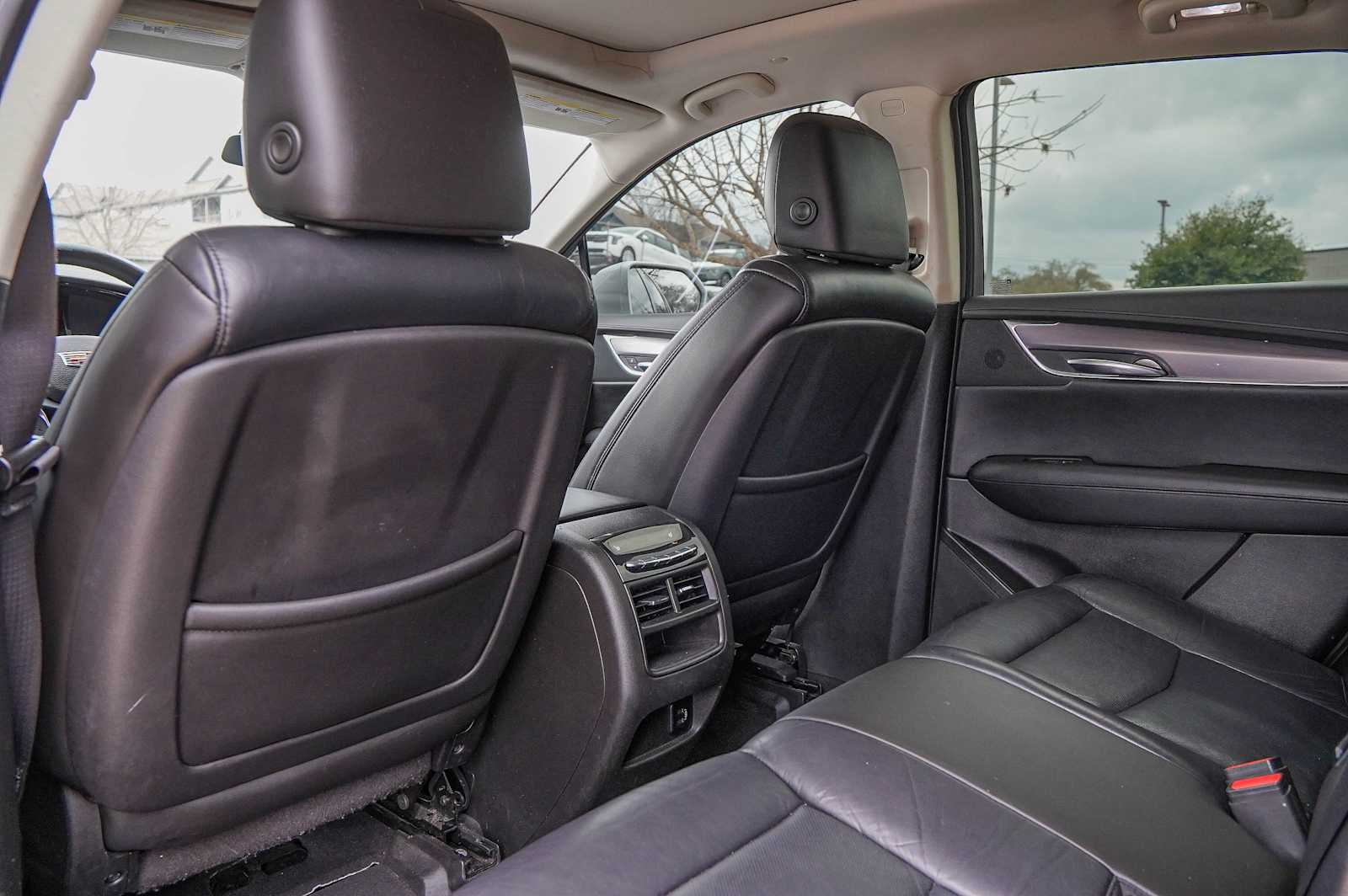 Thumbnail: 2017 Cadillac XT5 - 26