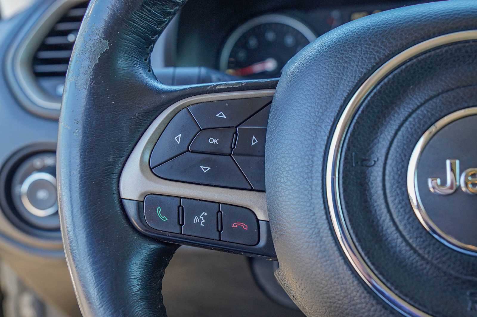 Thumbnail: 2015 Jeep Renegade - 13