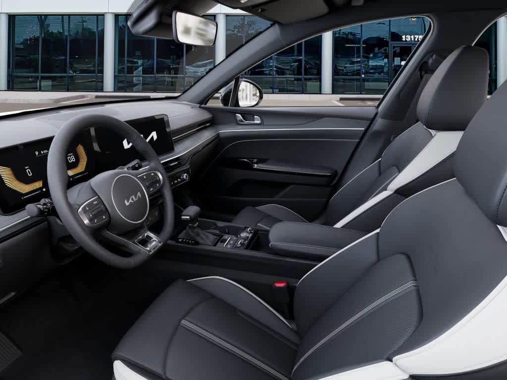 Thumbnail: 2025 Kia K5 - 17