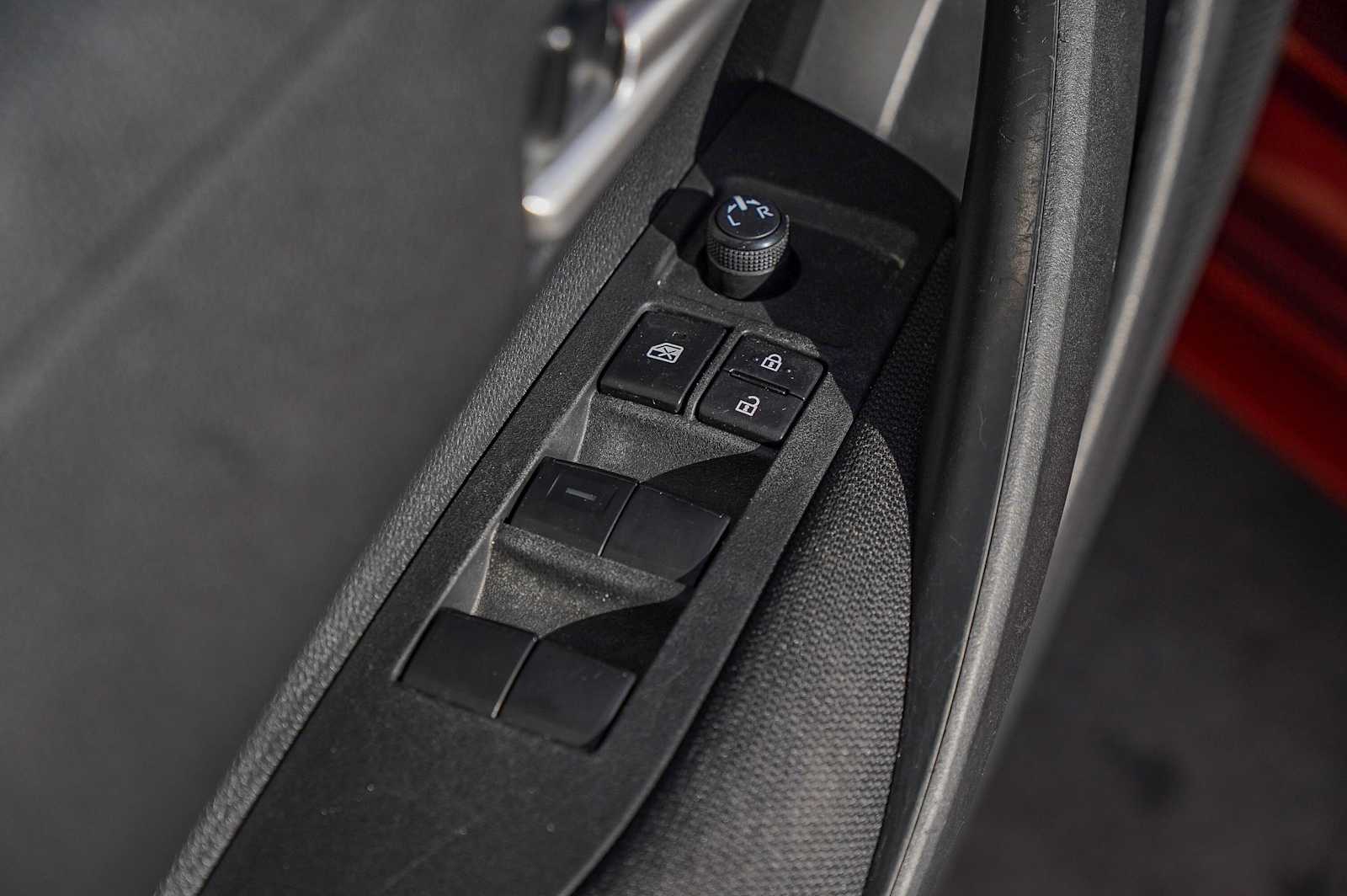 Thumbnail: 2021 Toyota Corolla - 24