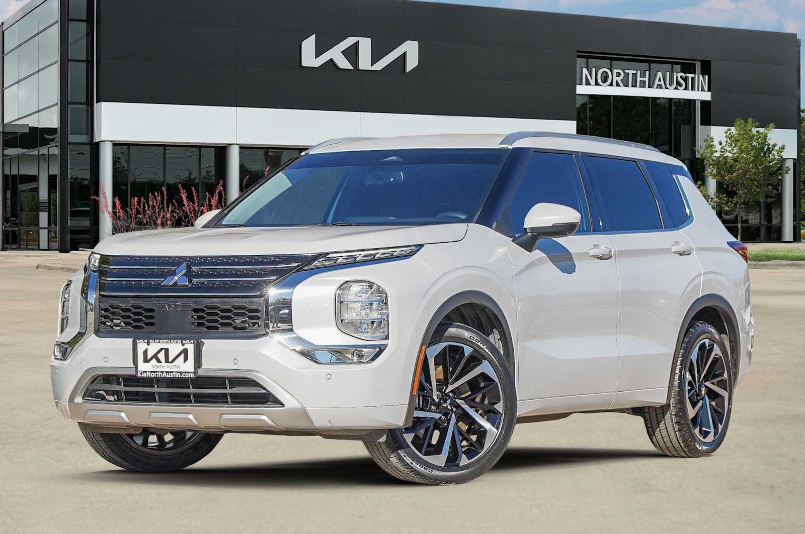 2022 Mitsubishi Outlander SEL Special Edition's photo