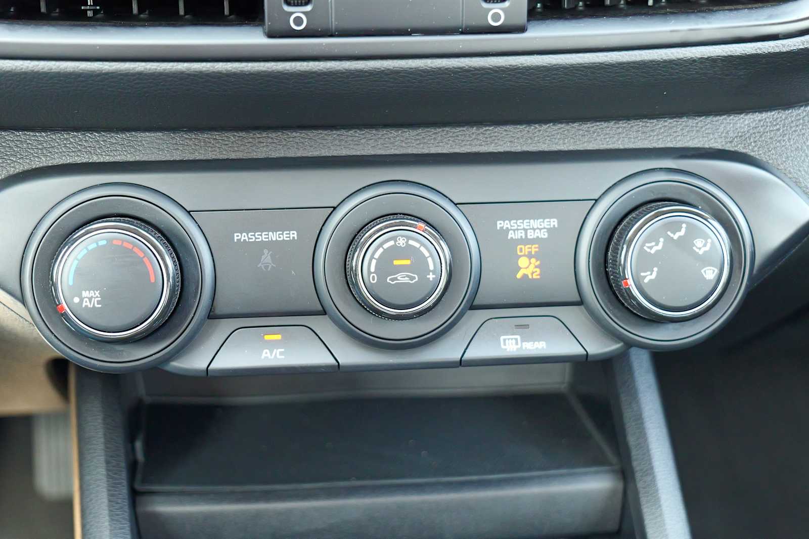 Thumbnail: 2024 Kia Forte - 17