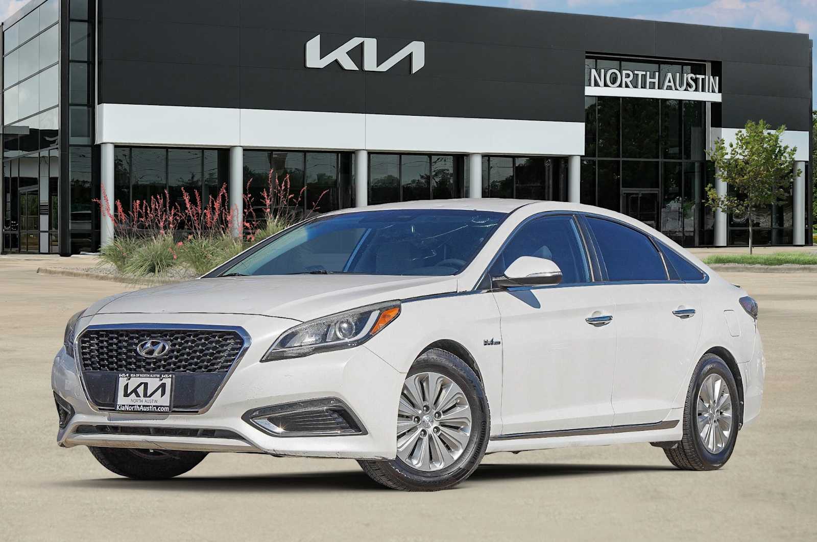 Thumbnail: 2017 Hyundai Sonata - 2