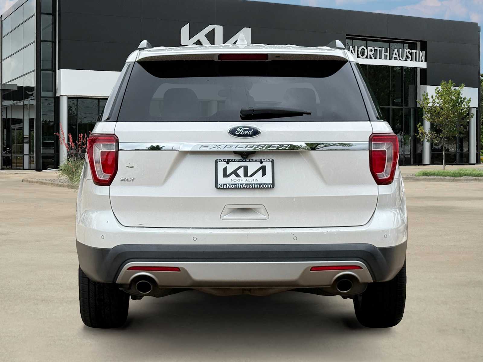 Thumbnail: 2017 Ford Explorer - 6