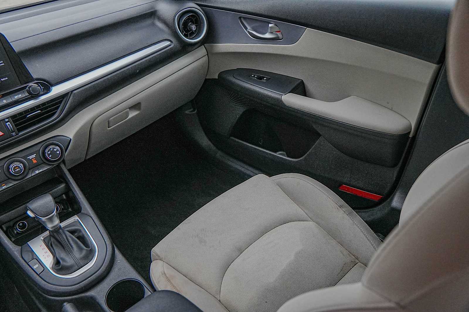 Thumbnail: 2023 Kia Forte - 26