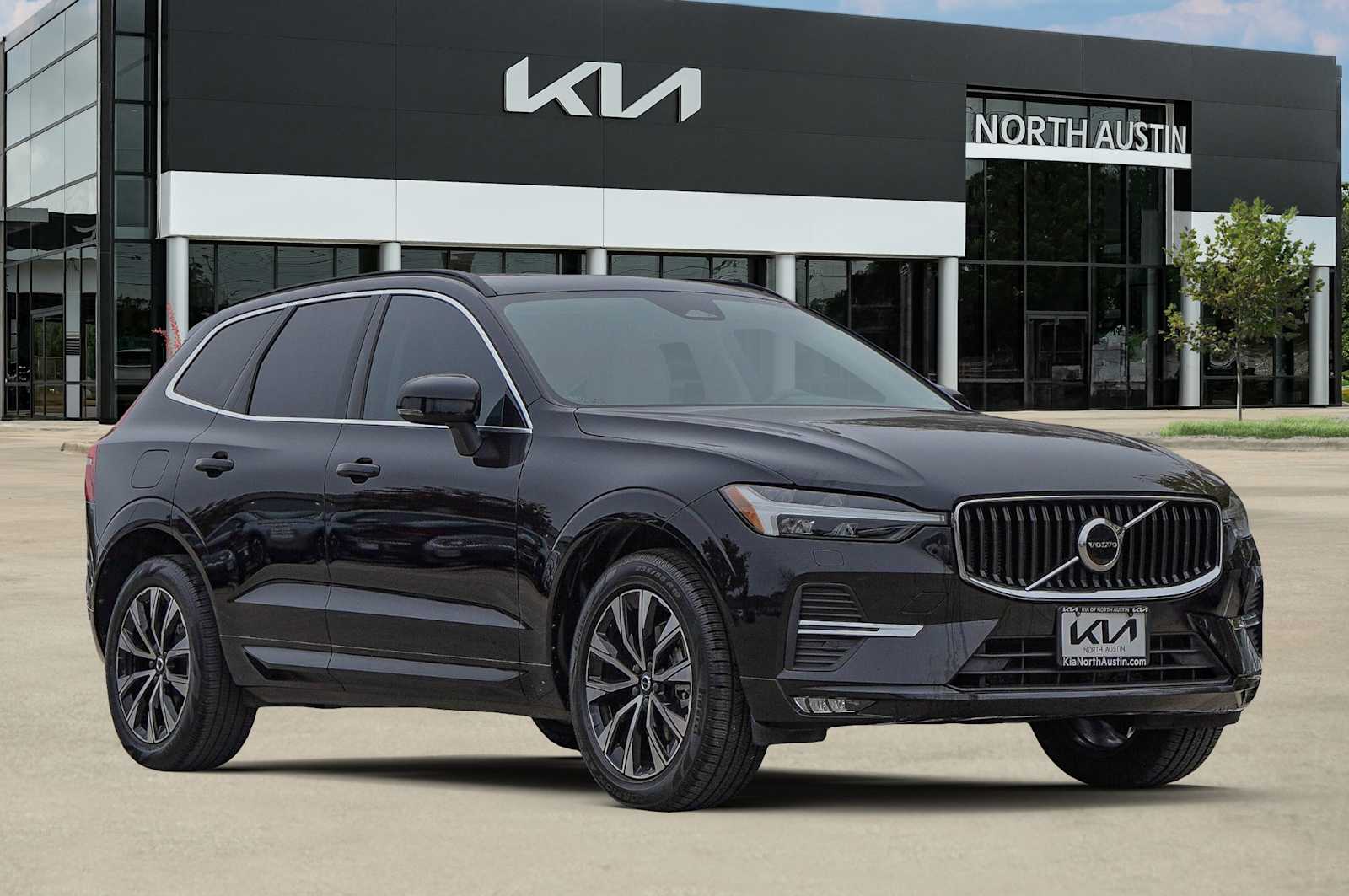 Thumbnail: 2023 Volvo XC60 - 8