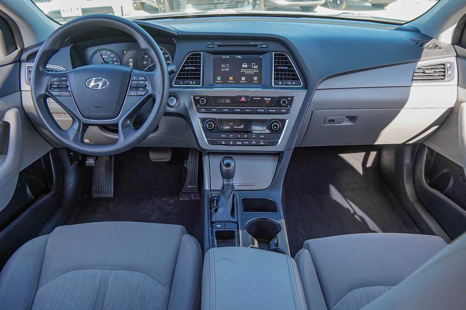 Thumbnail: 2017 Hyundai Sonata - 30