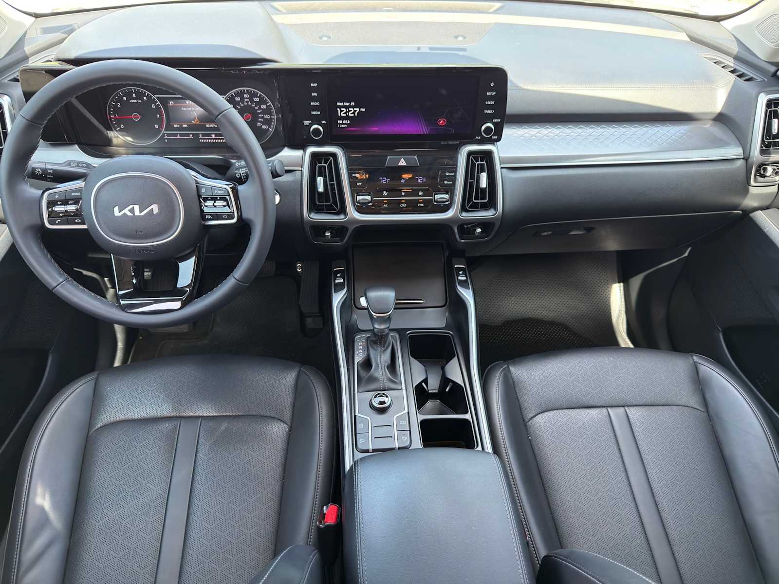 Thumbnail: 2023 Kia Sorento - 22